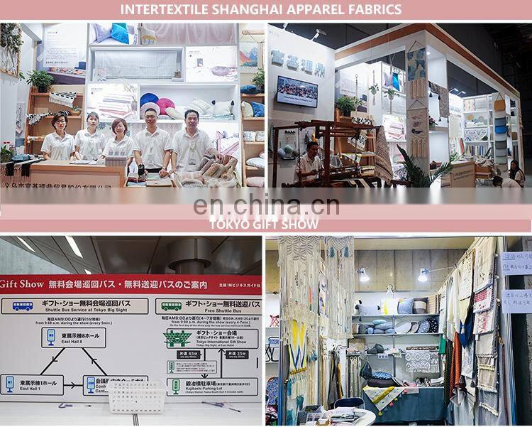 Yiwu factory high quality cozy textile water ripple design jacquard textile bath towel 70x140CM