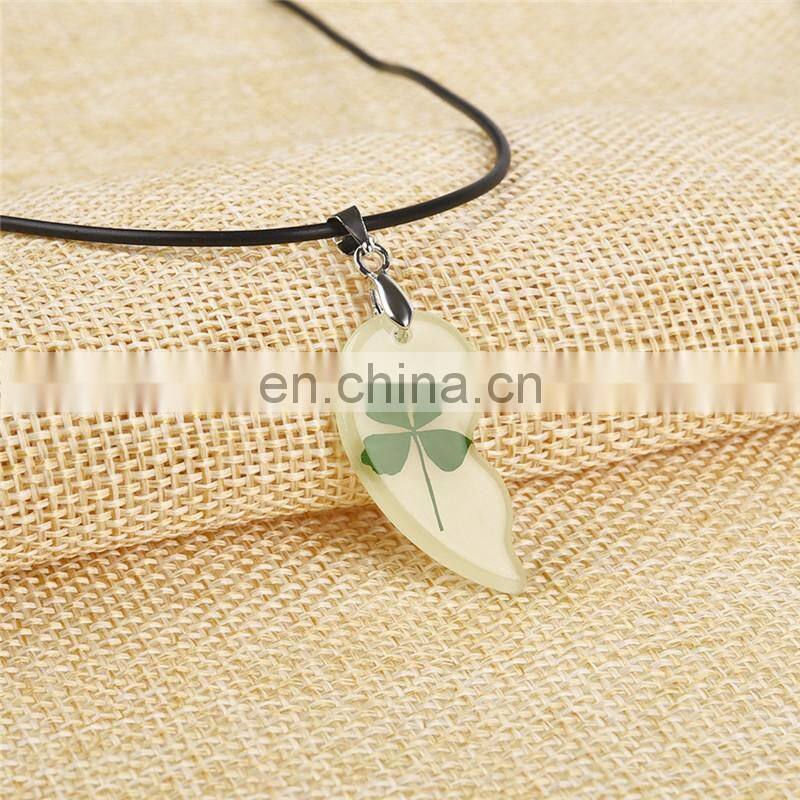 Clover Luminous Couple Necklace 2pcs Heart Shape Pendant Necklace Glowing In The Dark Lovers Jewelry Rope Long Necklace