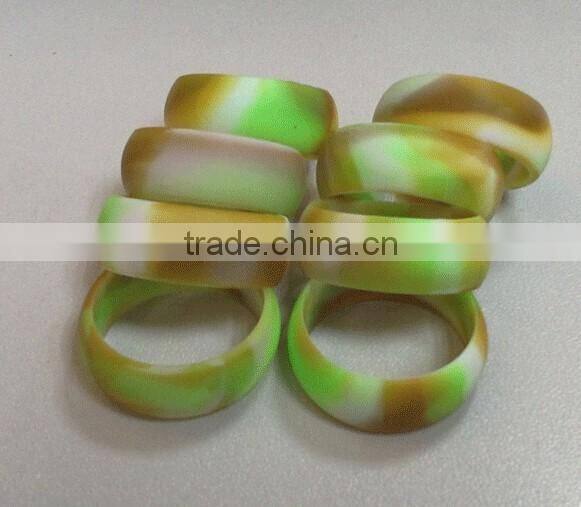 new model beautiful customized promotion silicone wedding ring for sale