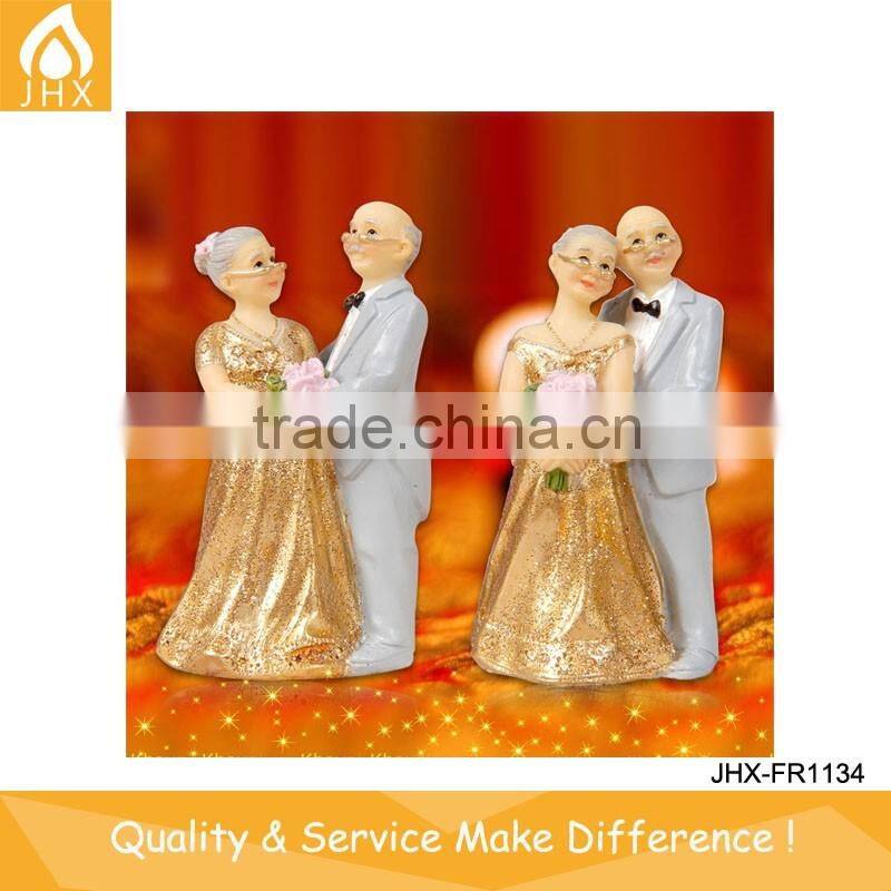 Wholesale Custom Resin Gold Wedding Anniversary Figure