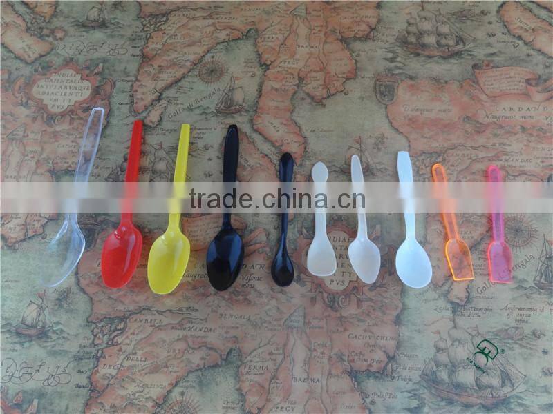 Different colors and size disposable plastic spoon and fork