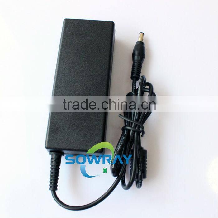 Universal 90W Laptop AC Adapter 19V 4.74A Hot Sale Model For Toshiba/HP With AU/US/UK/EU Plug