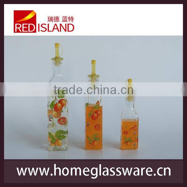 square glass dispenser for oil and vinegar with stopper