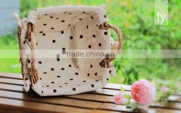 2015 hot sell easy wicker basket with fabric refined cheap