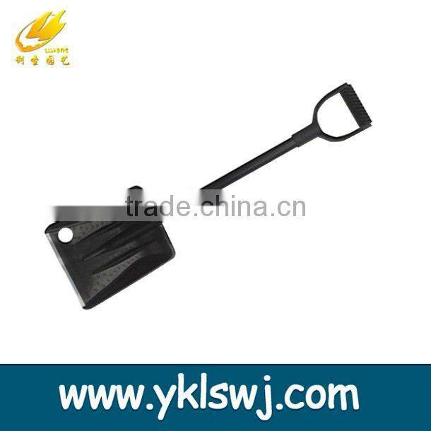 PLASTIC SNOW SHOVEL