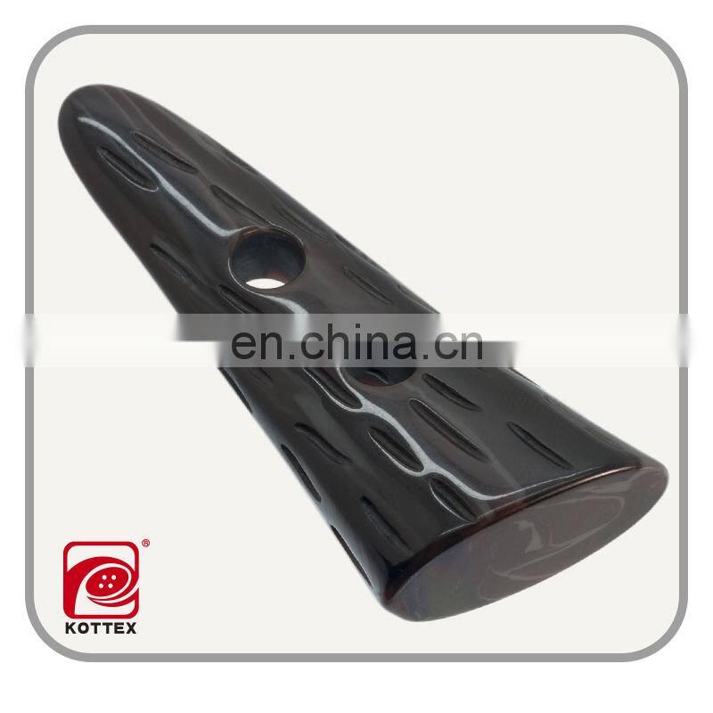 2014 plastic horn button toggle button for garment accessories