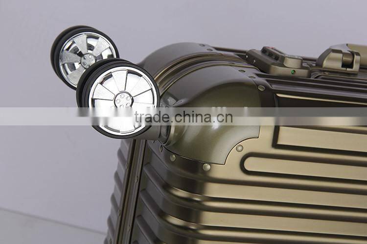Guangzhou pro aluminum pilot aluminum hard trolley suit case with GPS detachable wheels