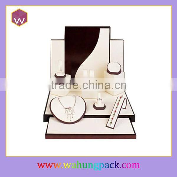 Unique design semi-circle baseboard jewelry display