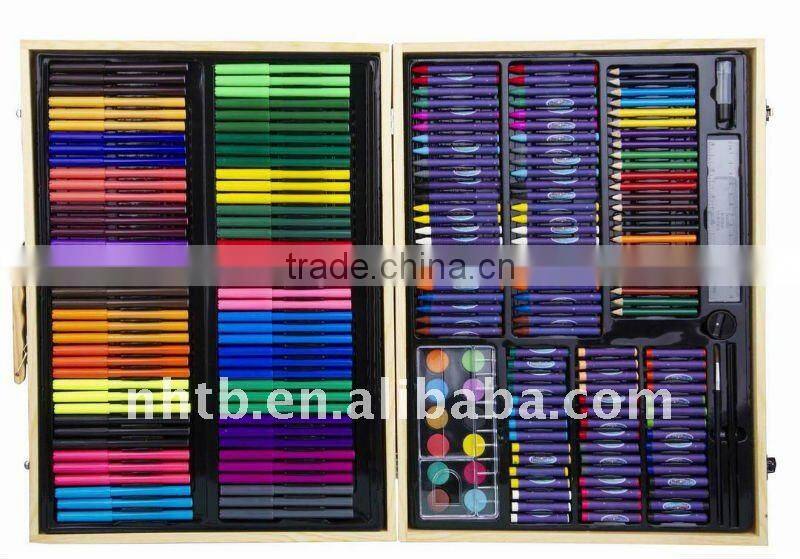 stationery set with wooden case of 214pcs wooden art case