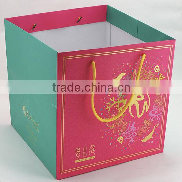 Manufacturer Customized High End Gold Foiled Paper Packaging Bag