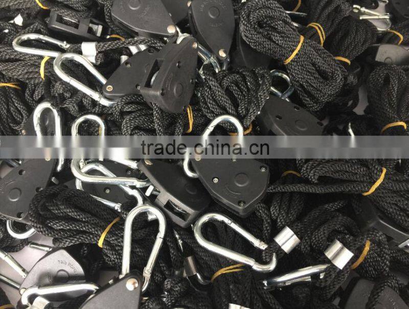 1/8'' and 1/4'' Adjustable metal grow light hooks and christmas light hangers