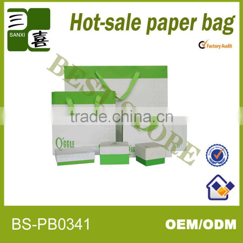 Eye catching nice paper gift bag --- 100% recycle material