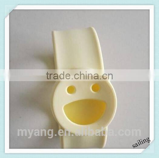 Top quality bracelet insect best mosquito repellent,smile face shape mosquito repellenting