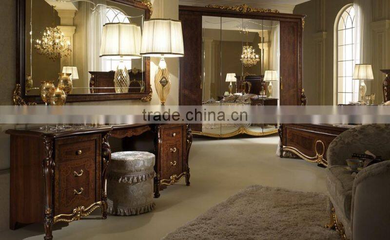 Traditional Italian Wooden Hand Made Five Drawer Chest With Matching Mirror (MOQ=1 SET)