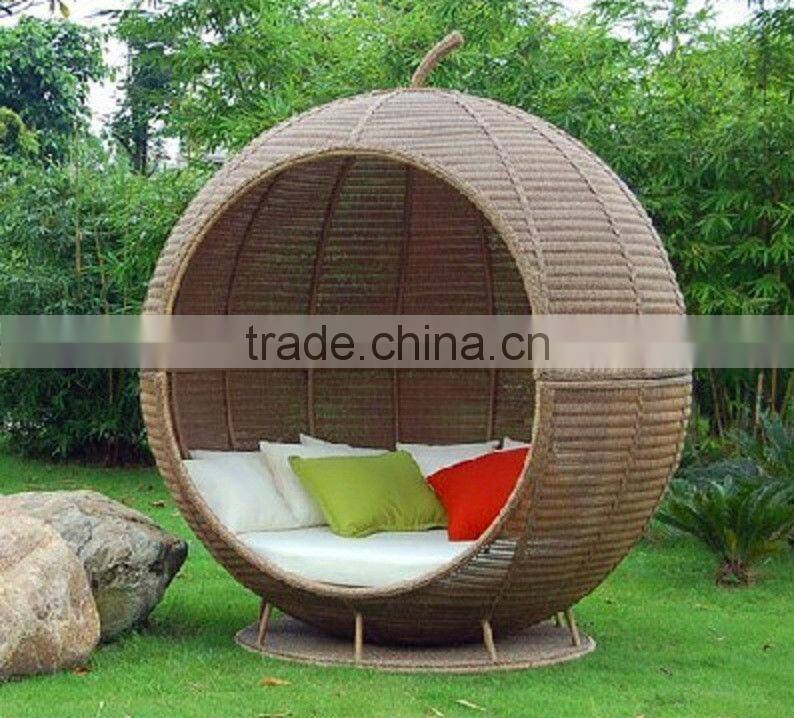 Outdoor Rattan Furniture Garden Chaise Lounge (BF10-R107)