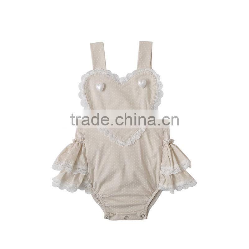 2017 hot sale baby romper with heart clothes