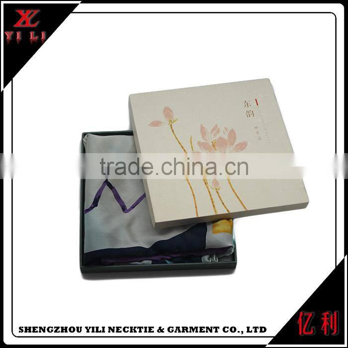 Latest designs wholesale famous brand scarf