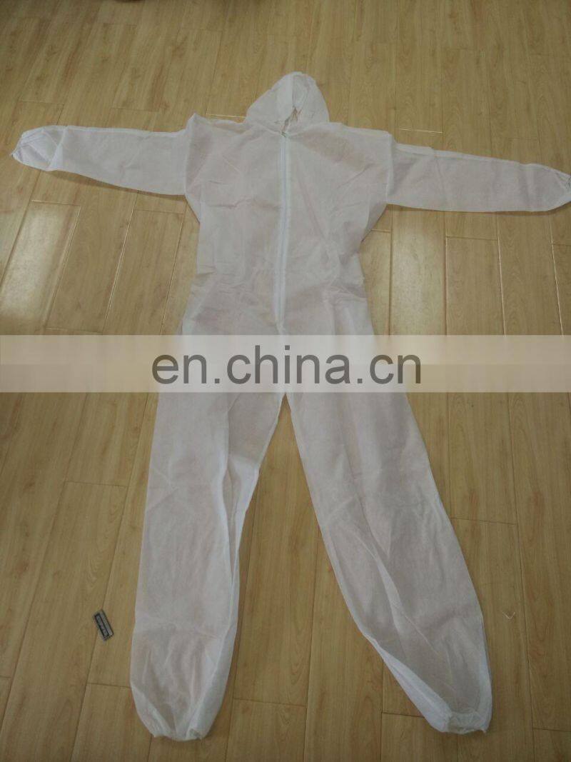 Disposable cleanroom coverall in unisex