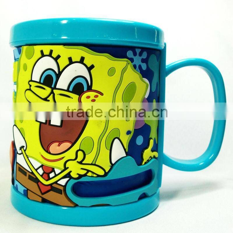 Fashionable plastic cup with handle