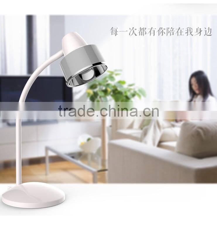 2017 hot sale new style rechargeable lithium battery led table lamp