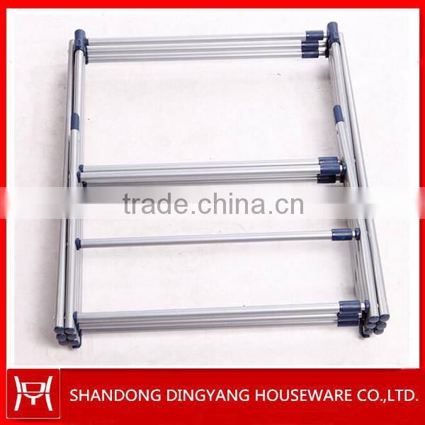 Extensible motorized clothes rack