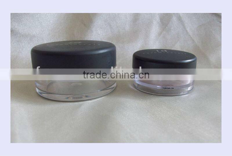 0.75oz loose powder jar with sifter
