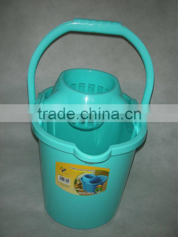 12L Plastic mop bucket with wringer