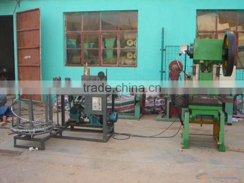 High quality 1.8-2.2mm barbed wire making machine