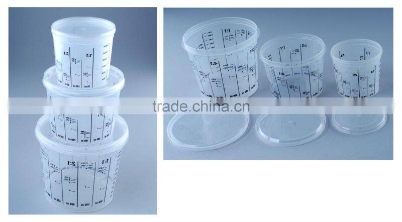 Plastic mixing cup