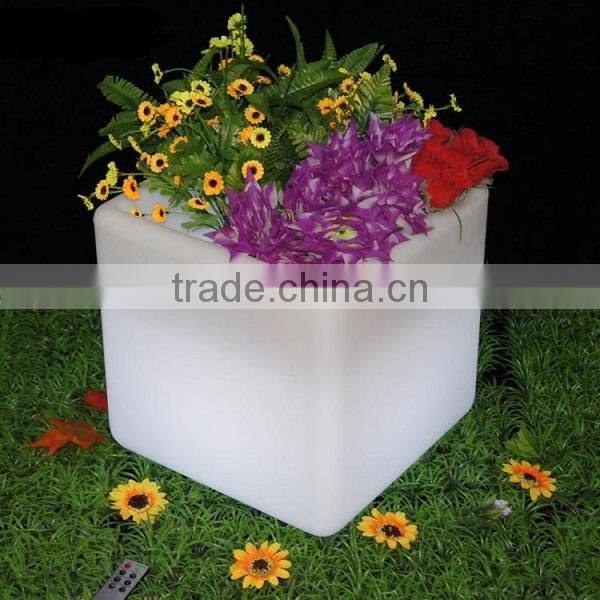 Cube flashing rechargeable led ice bucket