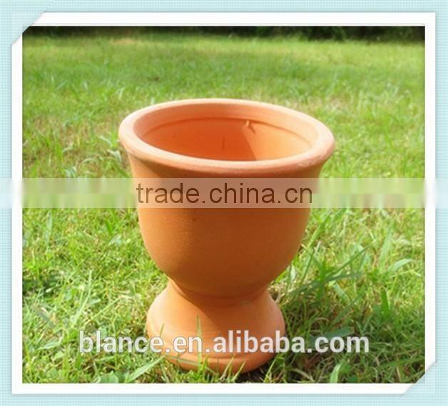 trophy shape terracotta flower pot with trophy design
