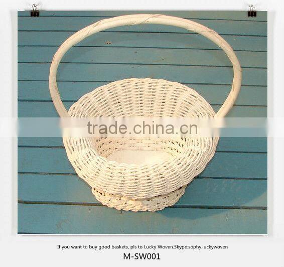 Chic Round wicker gift basket with handle and beautiful linner
