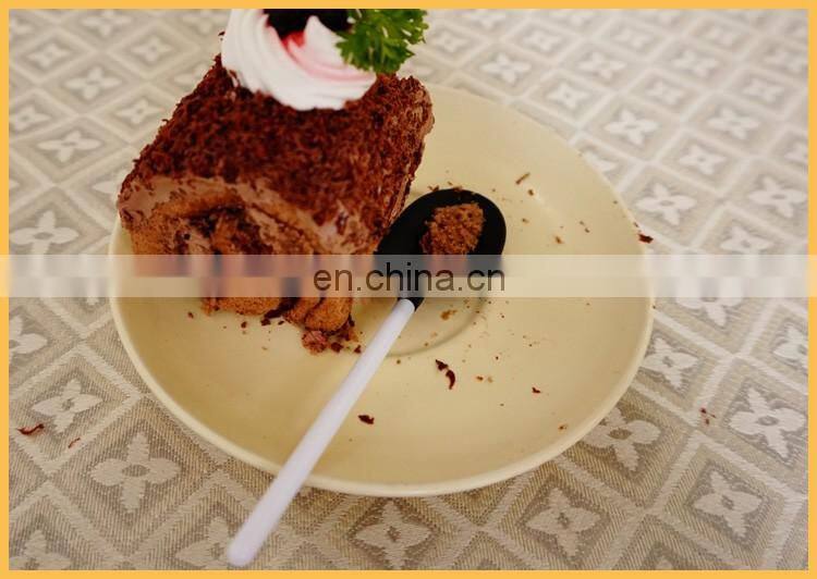 Disposable kinds of colored plastic cutlery