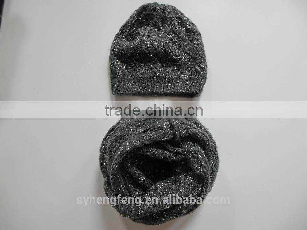 Wholesale fashion two-pieces knitted hat and scarf