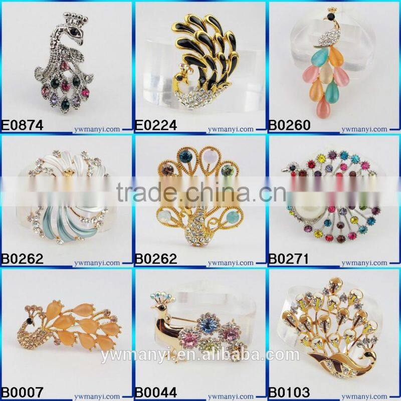 Hot sale high quality silver jewelry woman accessorize gemstone brooch peacock brooch B0044
