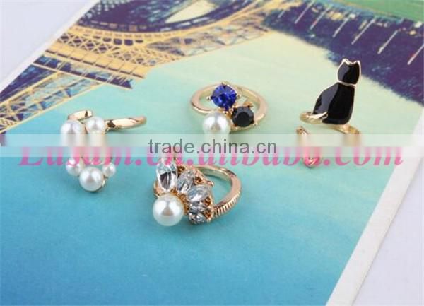 Variety cute pearl gold wedding ring,latest gold finger ring designs