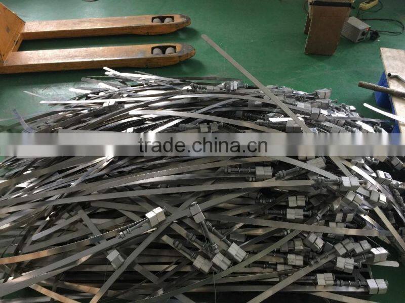 ADSS cable suspension clamp for pole