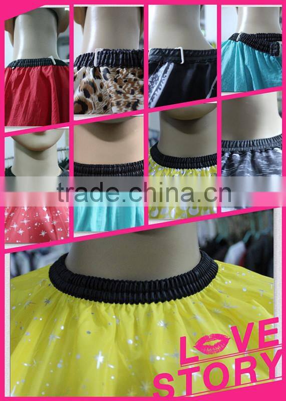 black waterproof barber cape/hairdresser cape