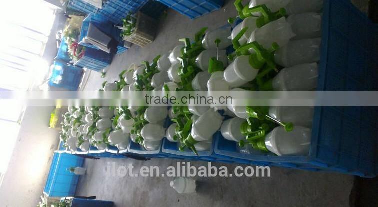 1L manual plastic pressure sprayer for home and garden