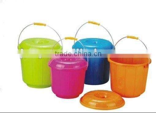 plastic water bucket with lid