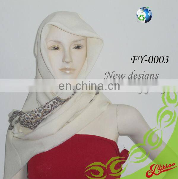 Custom-made Square-printed Fashion Polyester Shawl with fringes