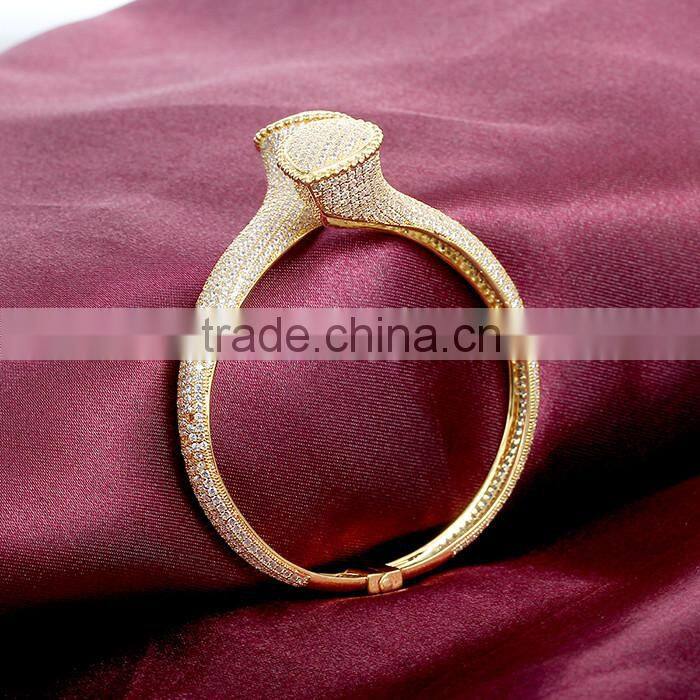 Pave CZ Stone 18k Gold Bangle Saudi Arabia Jewelry Sbg501Y