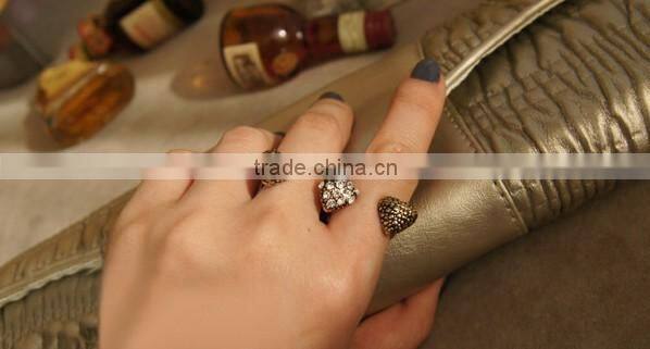 Fashion three hearts are connected new rings