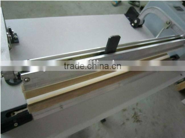 Heat cutting capper and sealing machine for plastic bags