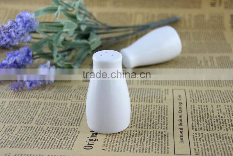 personalized ceramic salt and pepper shaker , porcelain salt and pepper shaker with lid