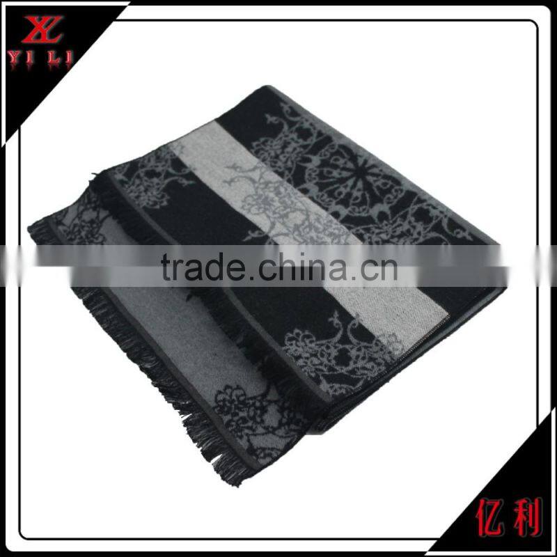 100% Viscose Scarf With Geometric Pattern