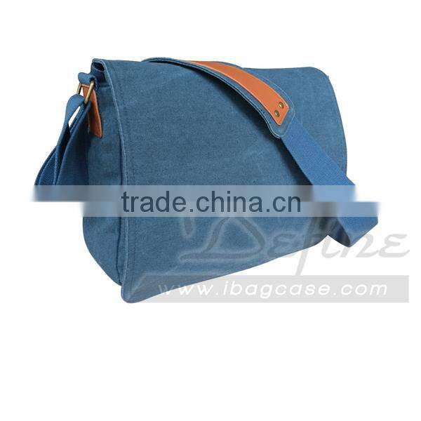 The Deluxe Commuting Original Messager Bag