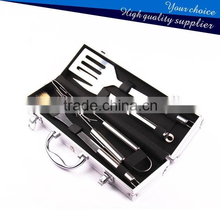 High quality 4 piece bbq griil tool set with Alunimimu case