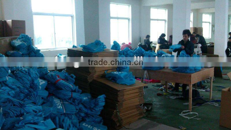 Non-woven luggage bag
