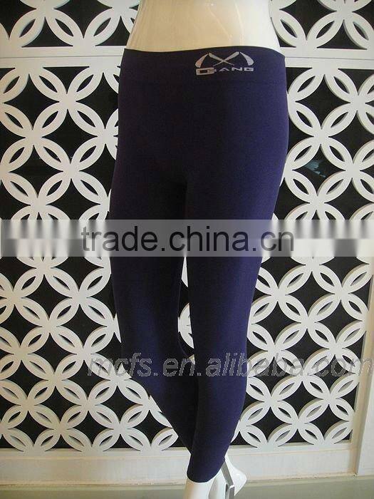Factory supply tight women yoga wear leggings seamless ladies' sexy hot leggings